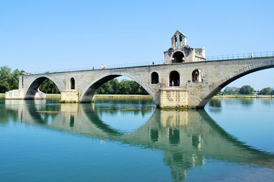 Au Pont d'Avignon