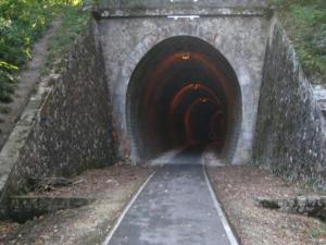 Le tunnel qui s'allume tout seul